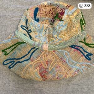 Free People Embroidered Vintage
Kantha Bucket Hat

Floral Quilted Bucket Hat